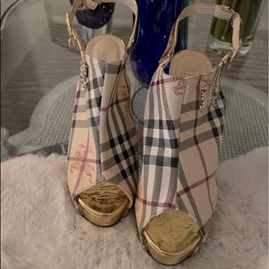 Burberry women’s shoes 5” heel 1 1/2 Platform size 39